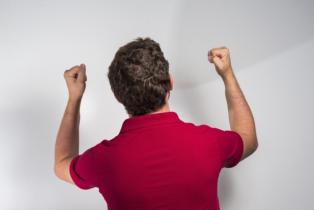 意味着他与 意味着他与